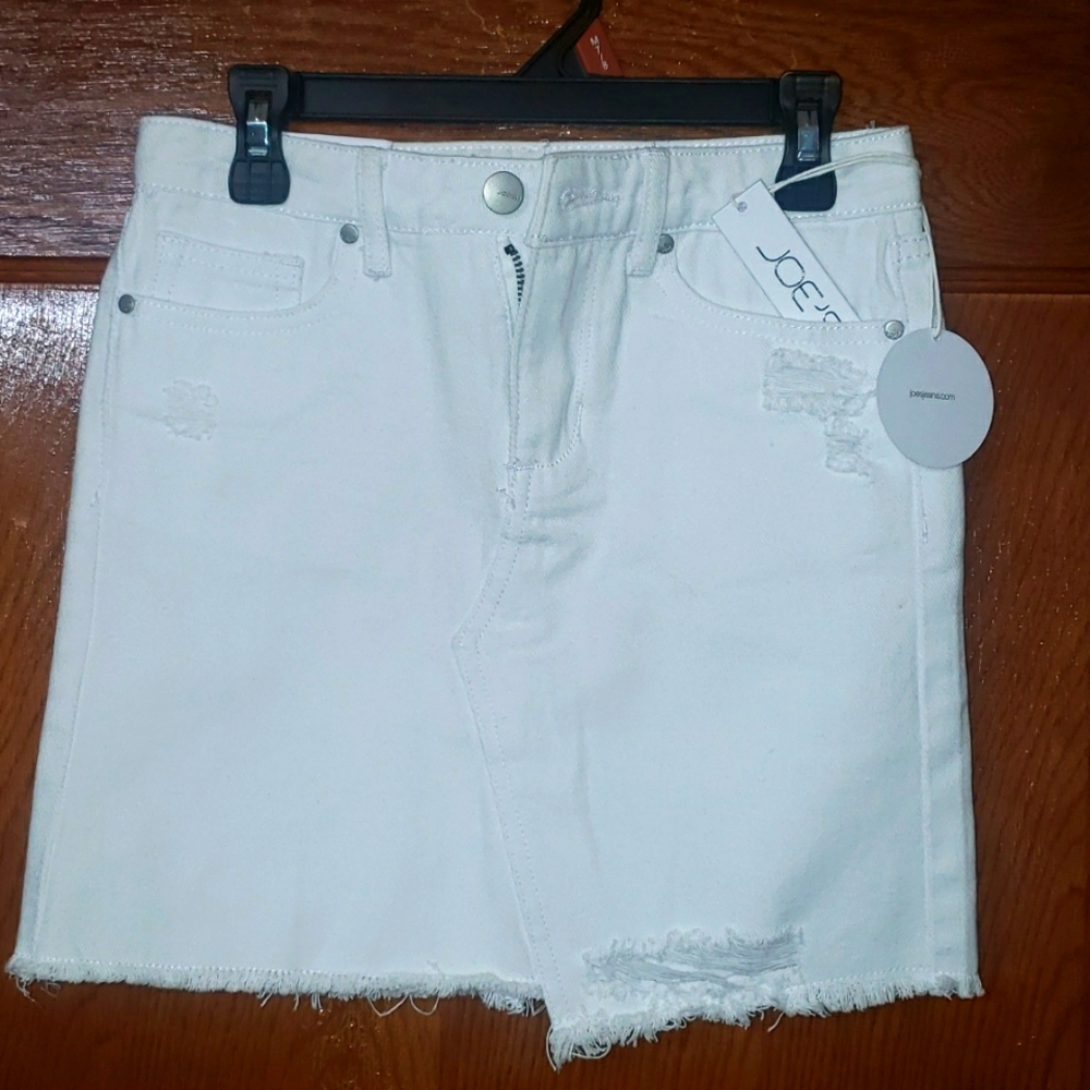 Joe's Jeans The Kalee Skirt mid rise mini skirt Size 12 kids color white.